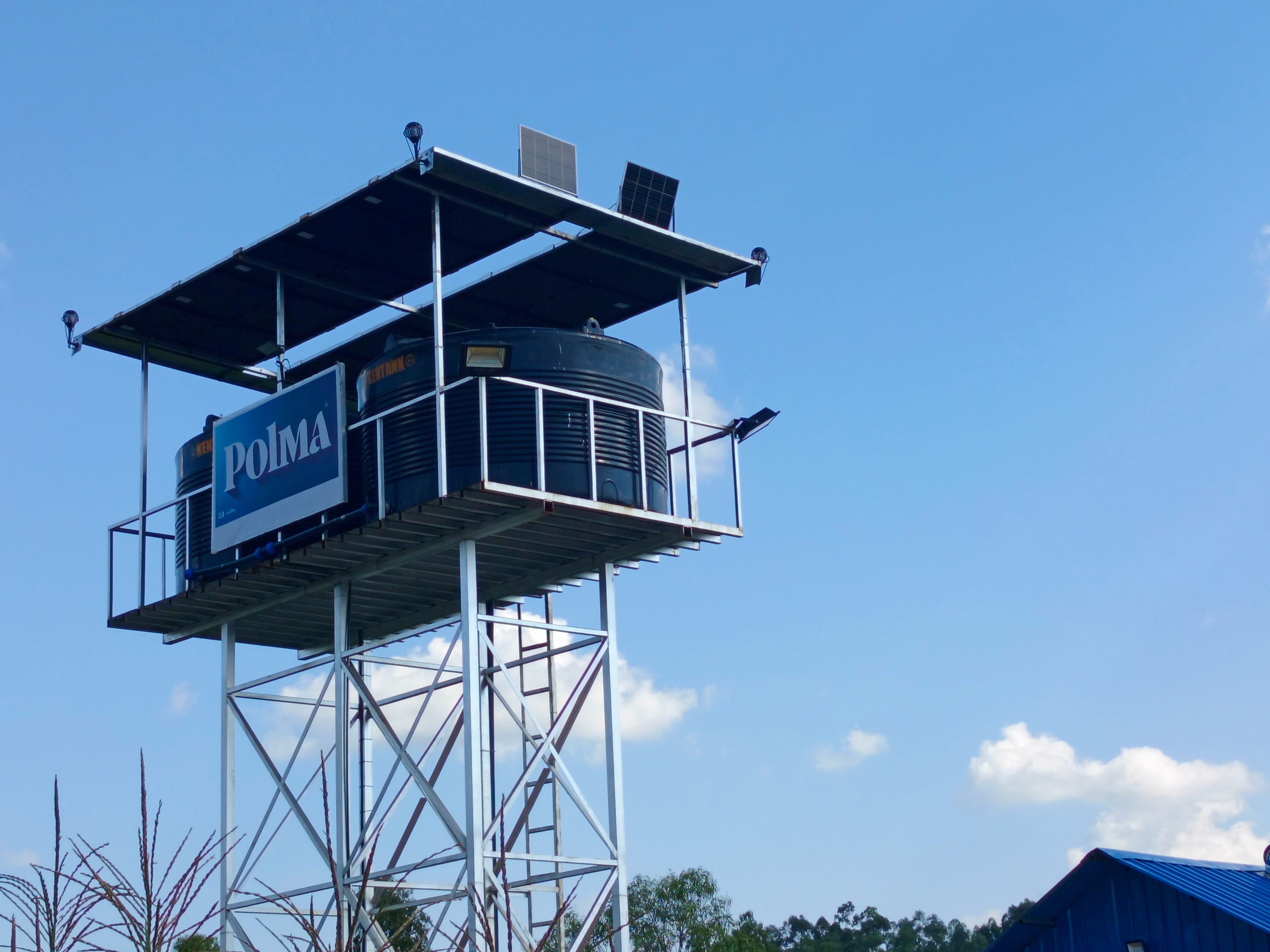 Water storage tank installation